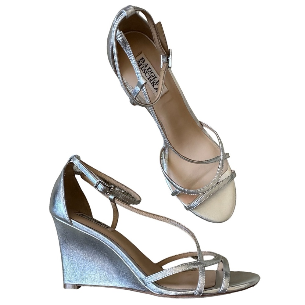 NEW Badgley Mischka Metallic Strappy Anklet Leather Wedge Sandals Silver Size 8